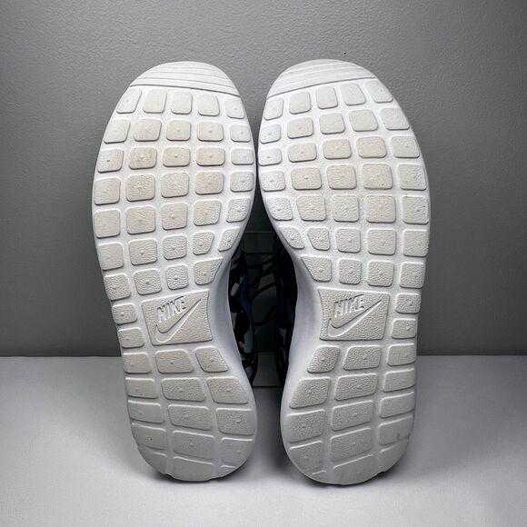 Nike Roshe Run Black Camo Men's Size 11: Lightweight Style & Comfort - Picture 8 of 9